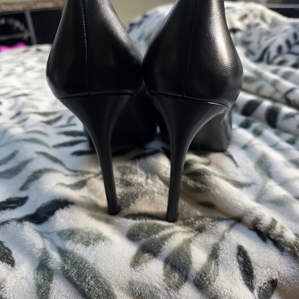 Brand NEW Nine West Classic Black Heels - Picture 3 of 6